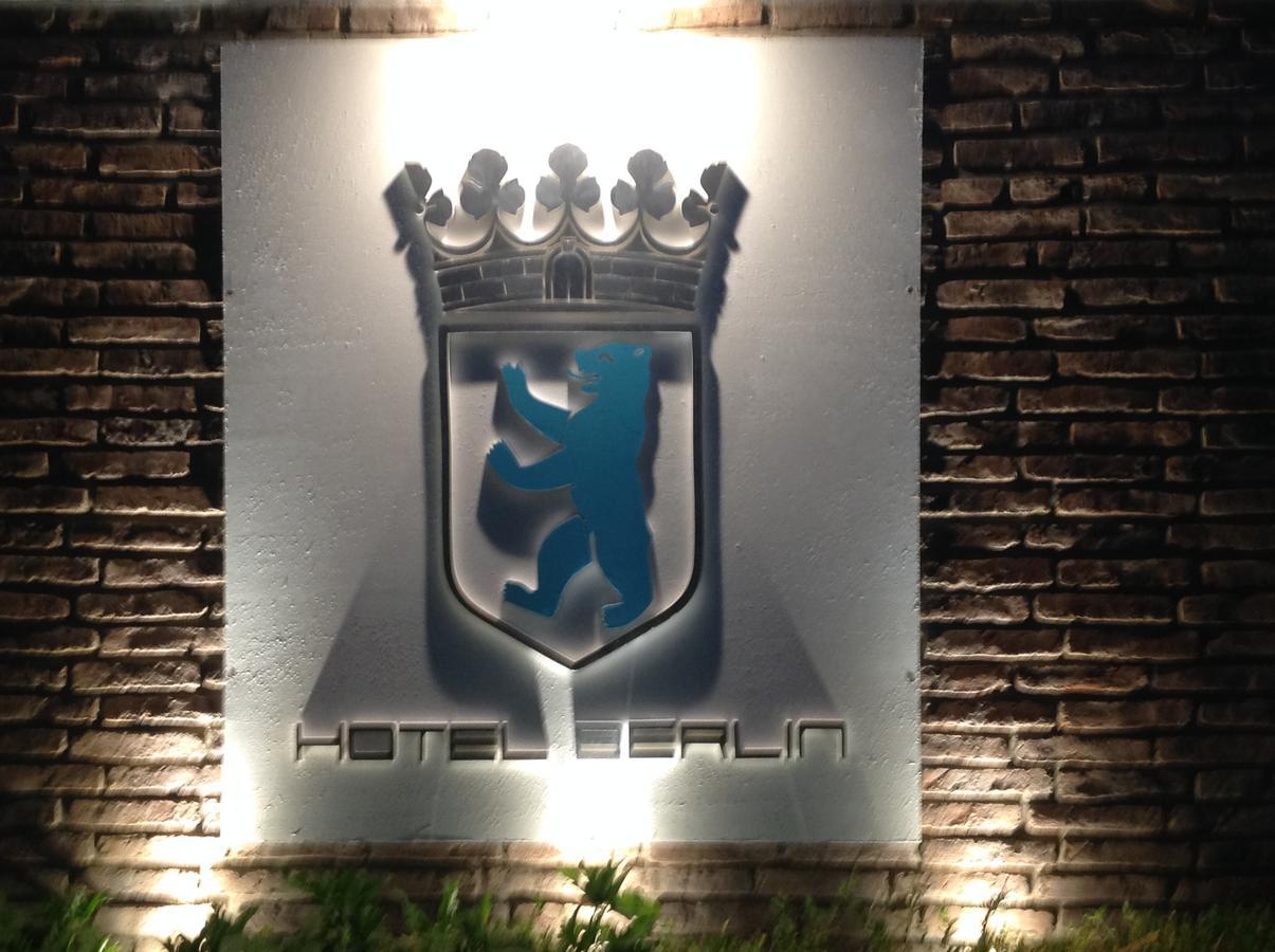 Hotel Berlin Pinamar Εξωτερικό φωτογραφία